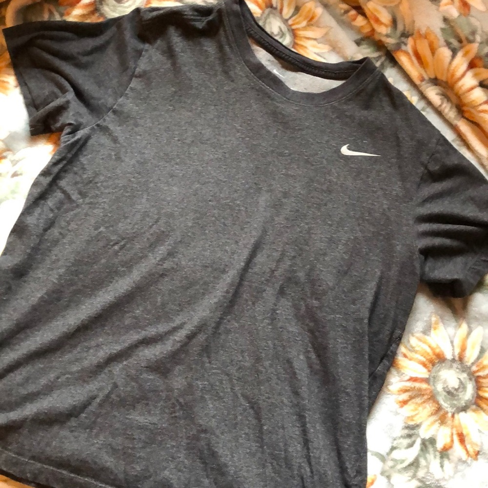 men’s nike shirt